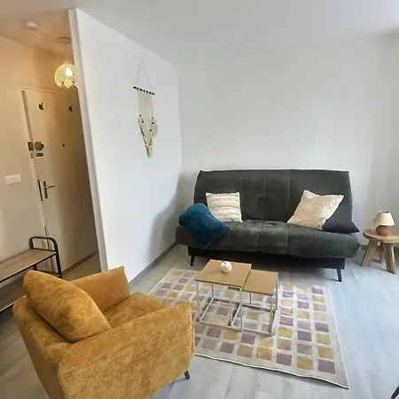 Appartement Chill'studio In Ideal For Professionals & Couples Moins 15 Pourcents Sur Les Sejours Longues Durees